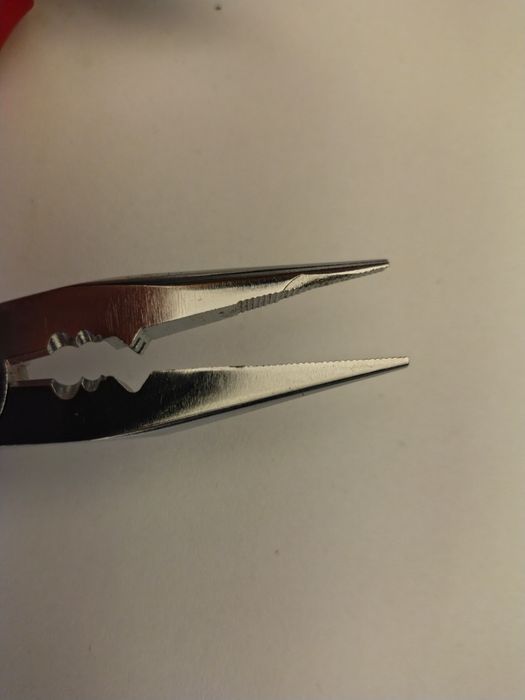 Clești electricieni și foarfeca knipex noi