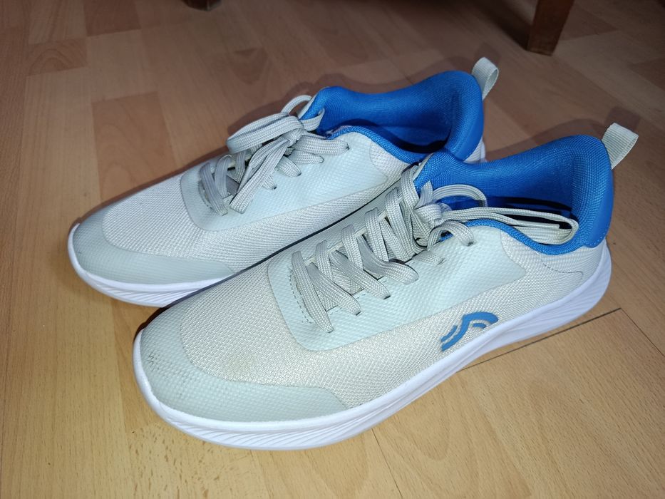 Adidasi 43 crivit nou