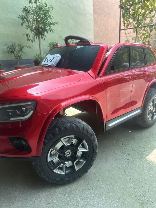 Pultli moshina mersedes benz