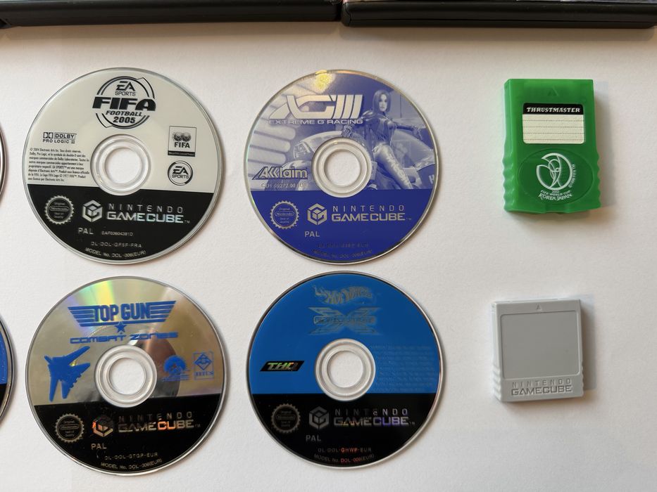 Lot 21 jocuri Nintendo Gamecube Mario Luigi NFS 007 Zelda