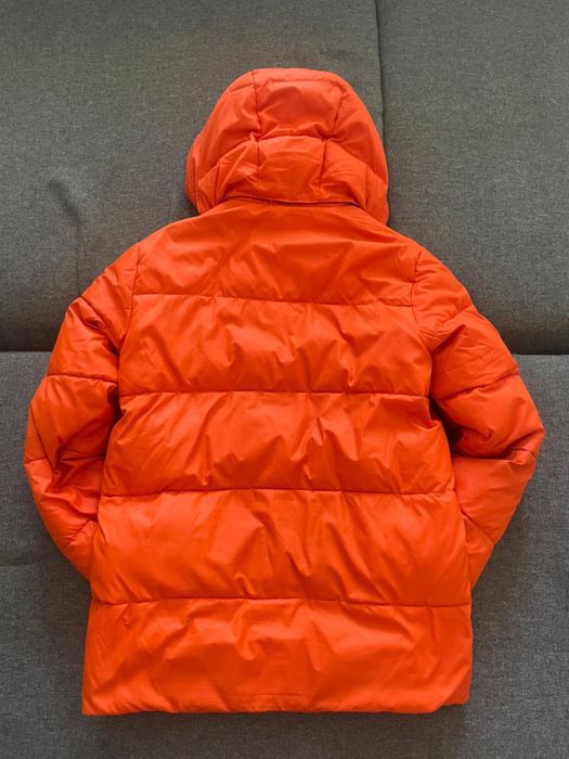 Продам пуховик calvin klein jeans