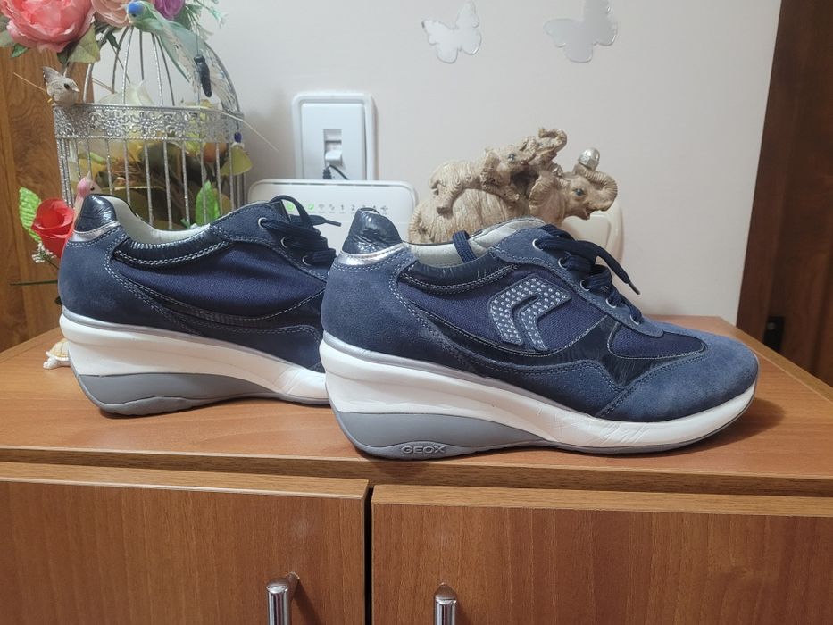 Голям номер дамски кецове