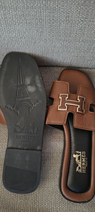 Papuci marca  Hermes