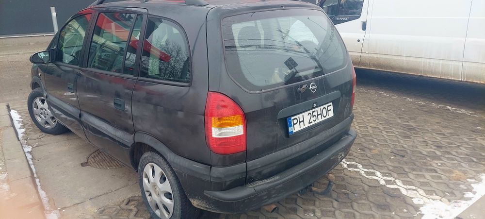 Vând sau schimb opel zafira a 2.0 diesel 2003 an