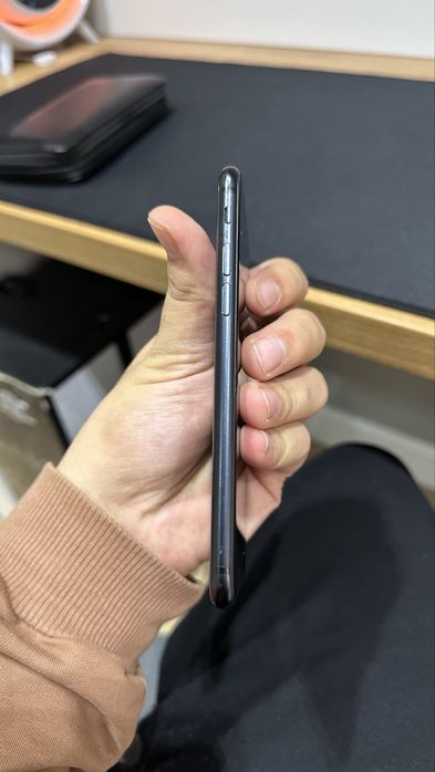 Iphone Se 2 sotiladi