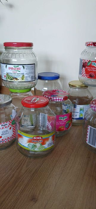 Буркани с винтова капачка; бутилки за сок с винтови капачки