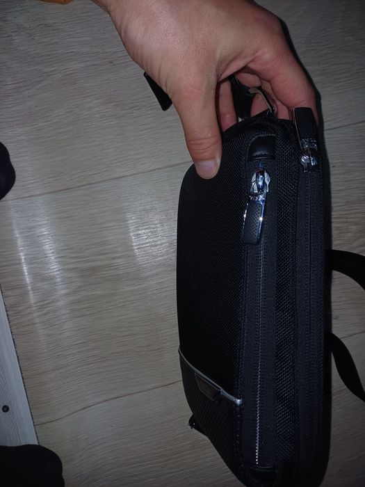 Продам барсетку Tumi