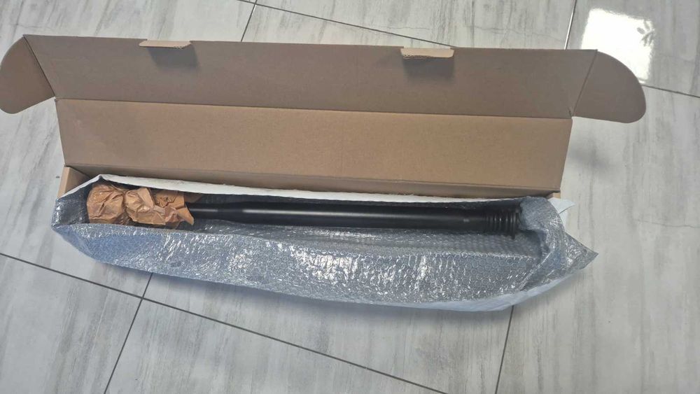 Преден Кардан  Мерцедес -W221 W204 W205 W212 E S GLK CLS