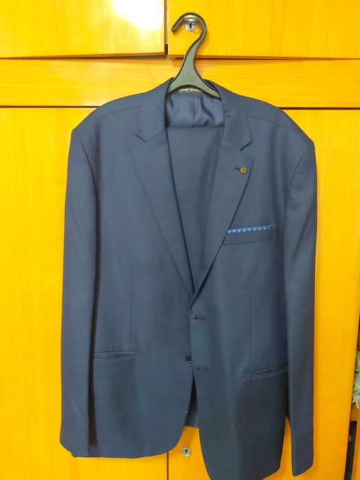 Костюм темно синий молодёжный