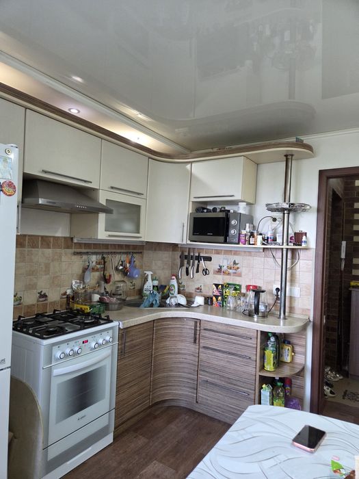 Продам 3 ком квартиру,  новой планировки,  кирпичный дом  1987 г