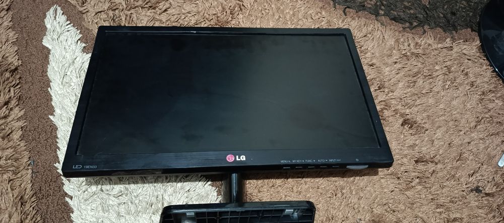 Монитор LG+samsung оба 19 дюймовый для запчасти
