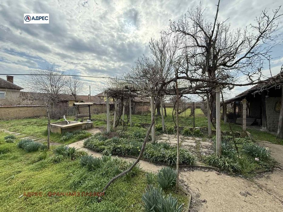 Къща в Плевен, област-с.Асеновци площ 80 цена 30000