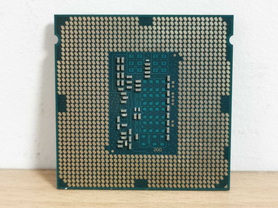Intel i7-4770k и Intel Xeon E3-1230 V3 сокет 1150 процесори