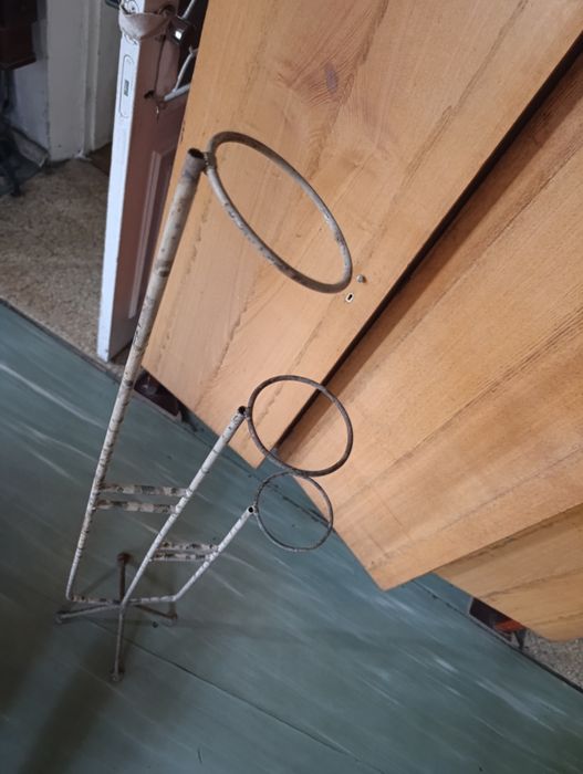 Бу этажерка,подставка для цветов,три яруса