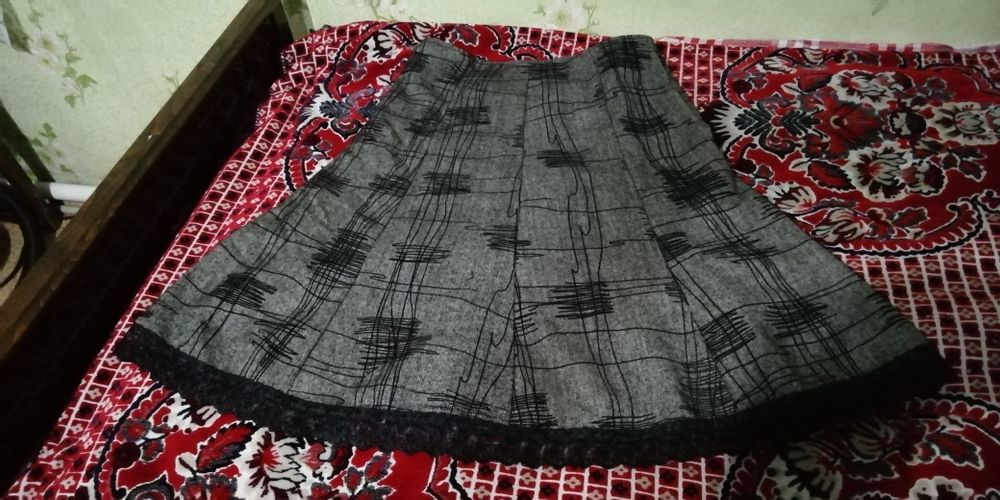 Продам женскую юбку