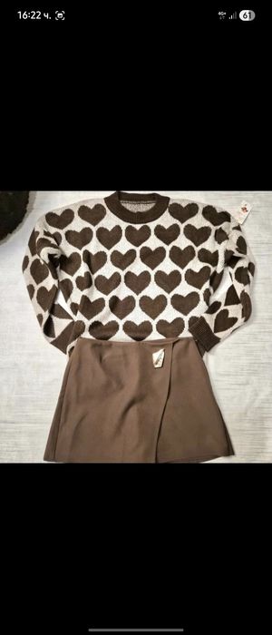 Пуловер със сърчица New collection