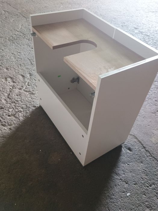 Шкаф за подмивка