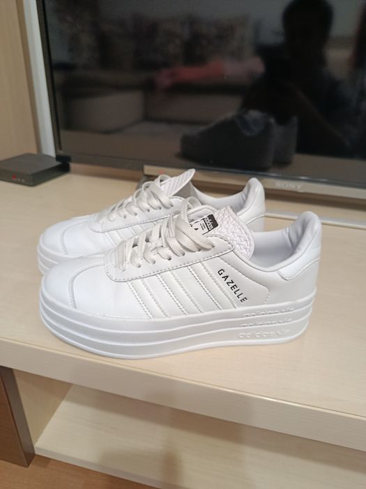 Adidas gazelle бяла кожа
