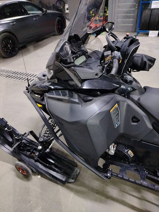 BRP Ski-Doo Expedition 900