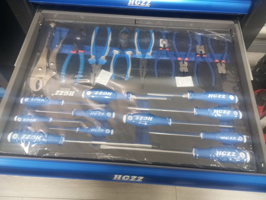 Инструментальня тележка с ложементами