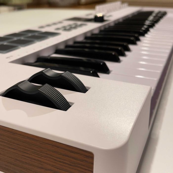 Midi Arturia KeyLab MK3 49 – ca nouă, cutie + software incluse