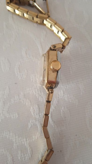 Продам женские часы Заря