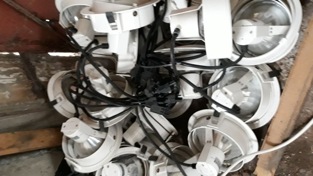 Лампи със захранване за окачен таван