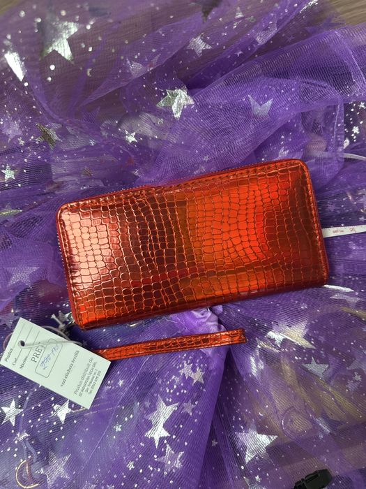 portofel rosu metalic cu argintiu nou