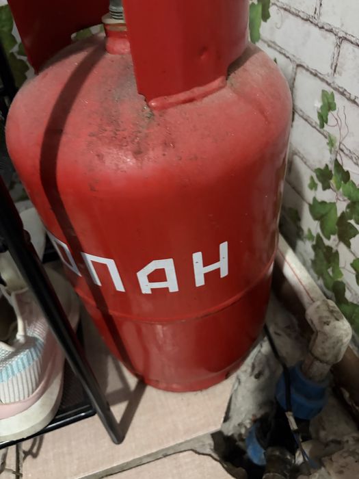 Продам детский стул, газ баллон