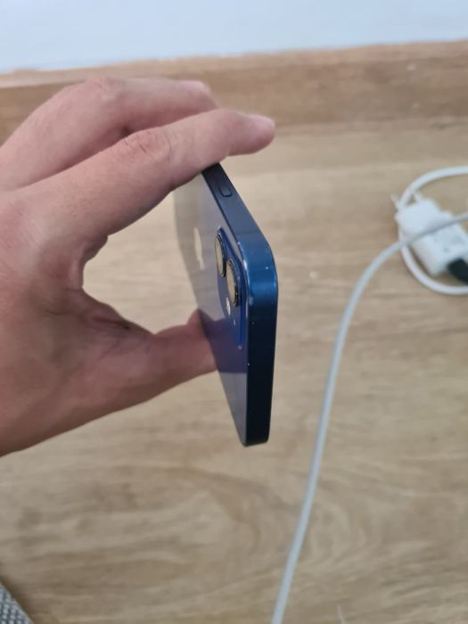 iphone 12 .      .