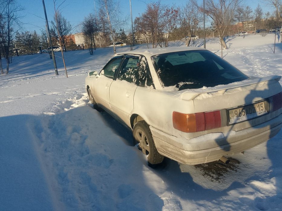 Продам Ауди 80 в среднем состояние