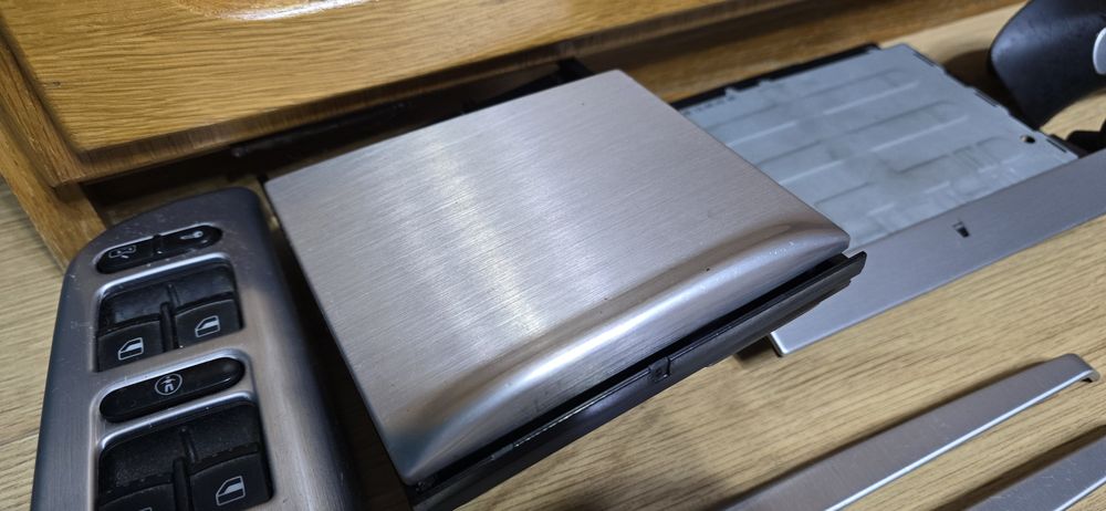 Trimuri Golf 4 R32 Brushed Aluminium