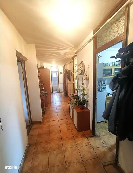 ARADULUI - 4 cam - 2 bai - 1 balcon 13mp - debara - decomandat - centr