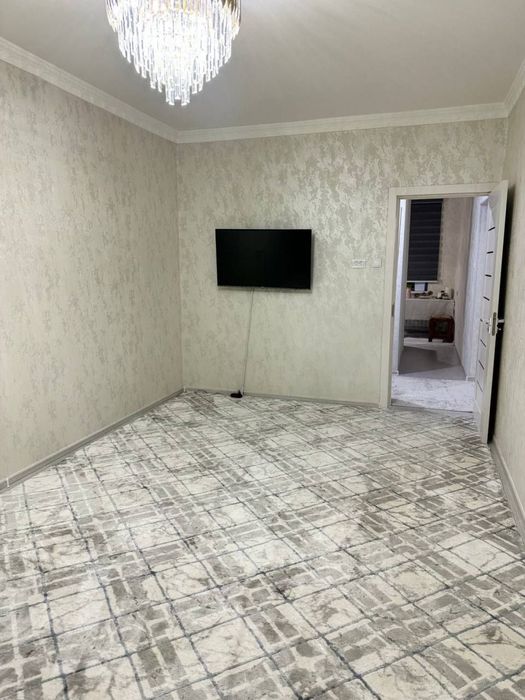 Srochno 3 xonalik gorniy institut oldida uy jihozlari bilan sotiladi