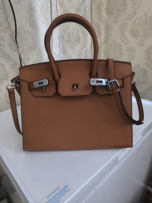 Продам женскую сумочку