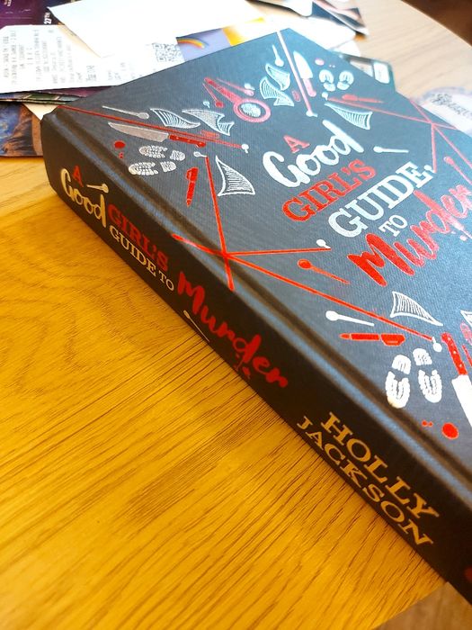 A good girl's guide to murder holly jackson special edition книга