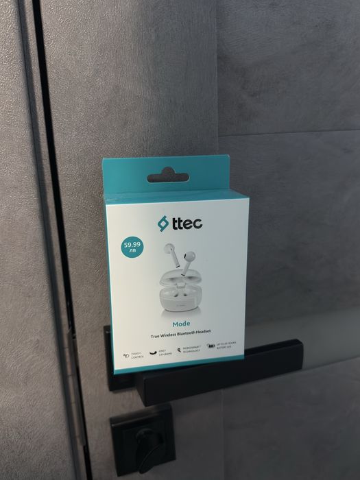 ttec бели слушалки ,,Чисто Нови”