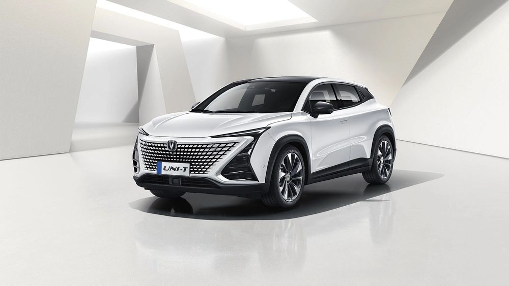 Changan Uni-T Автопарковка