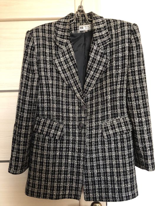 Продам женский пиджак 48 размера