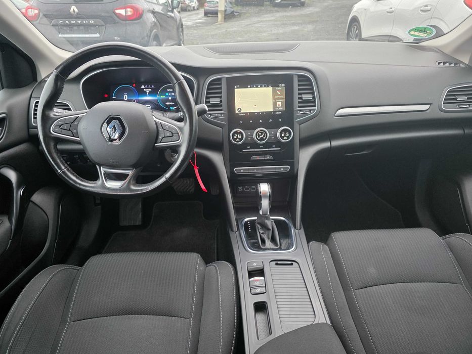 Renault Megane Plug-In Hybrid- Inmatriculată