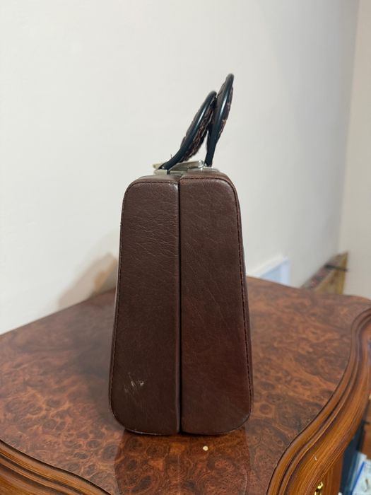 Кожаная сумка...