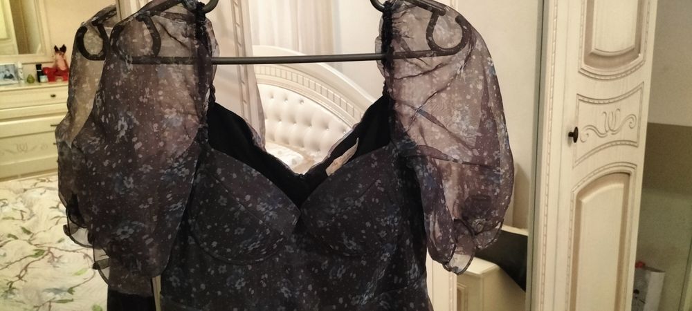 Платье бренда Lichi