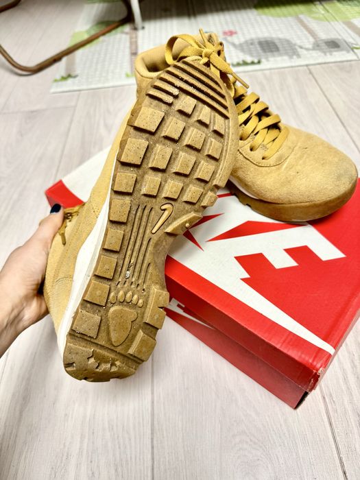 Nike Hoodlang suede маратонки