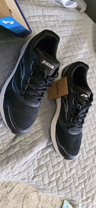 Продаю кроссовки Joma.Оригинал
