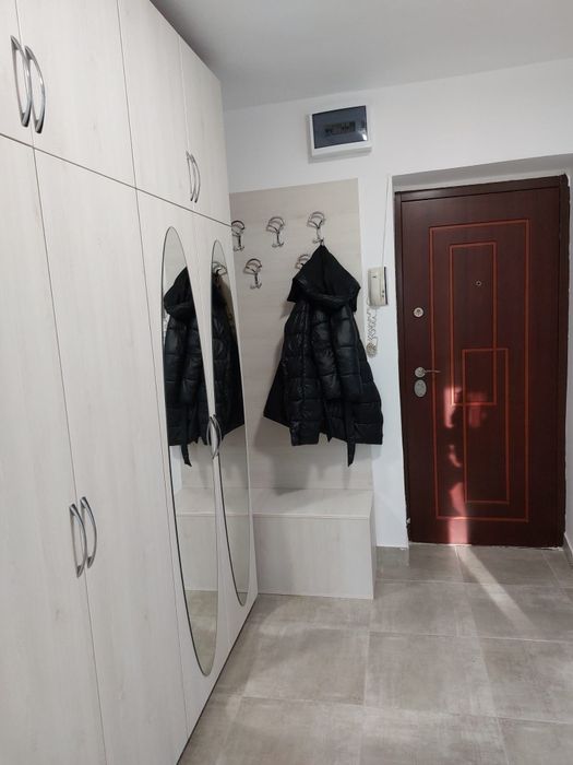 Închiriez garsoniera 42 mp