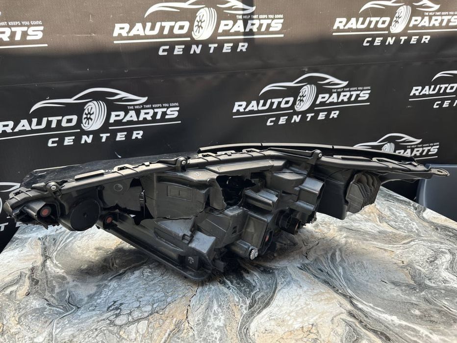 Far dreapta Toyota BZ4X BZ 4X FULL LED avariat 2022/2023