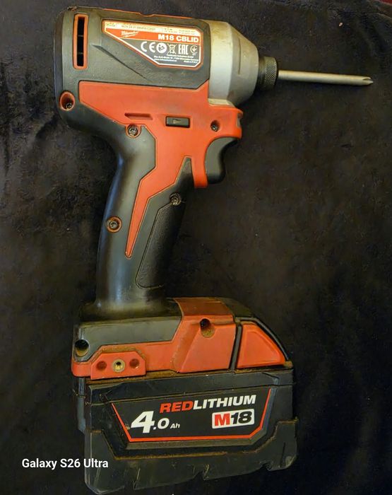 Bormașină+ mașină de insurubat cu impact+ încărcător fast charger (+ cadou 1 laser)
