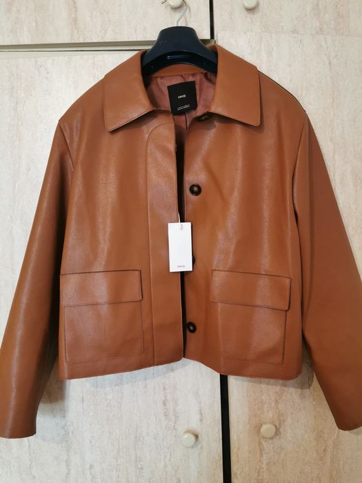 Дамско кожено яке на MANGO размер хл
