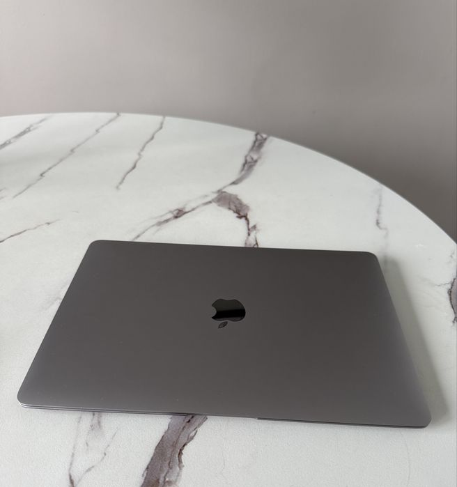 MacBook Air M1 13” – 16GB RAM / 500GB SSD / Baterie NOUĂ 100%