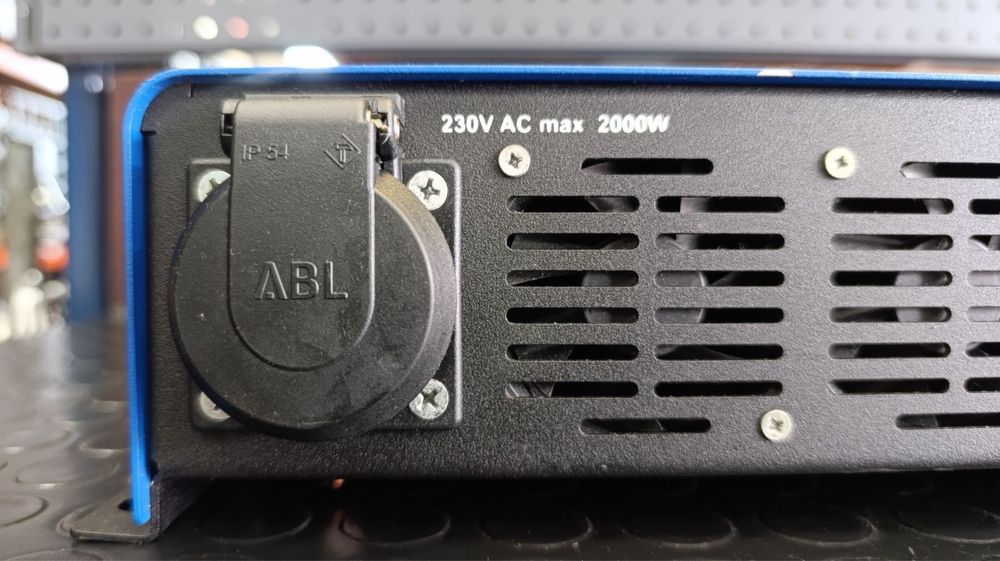 Инвертор(преобразувател напрежение от 24V на 220 V
